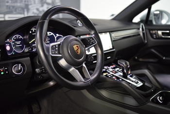27- Porsche Cayenne coupé Hybrid d'occasion disponible chez JB MOTORS NANTES 