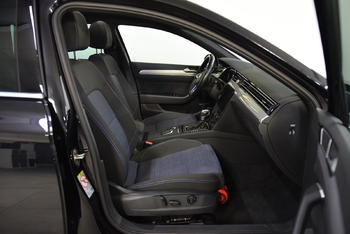 33 -  Volkswagen Passat GTE d'occasion disponible chez JB MOTORS NANTES - .JPG