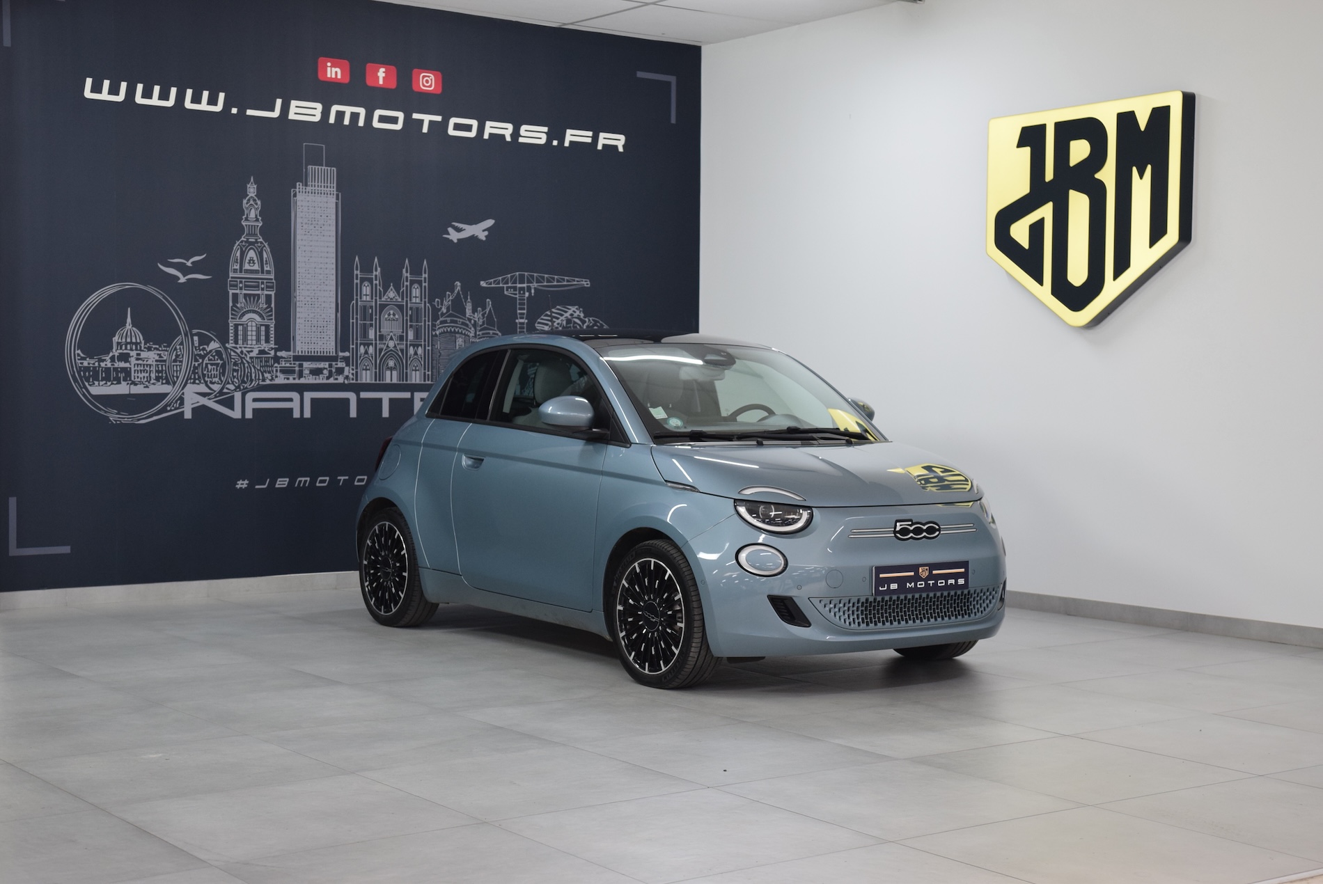 FIAT-500e 3+1
