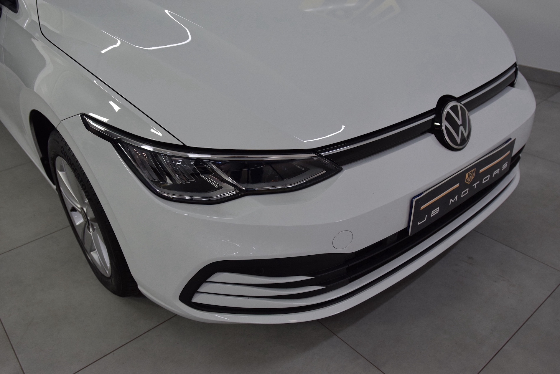 VOLKSWAGEN-GOLF