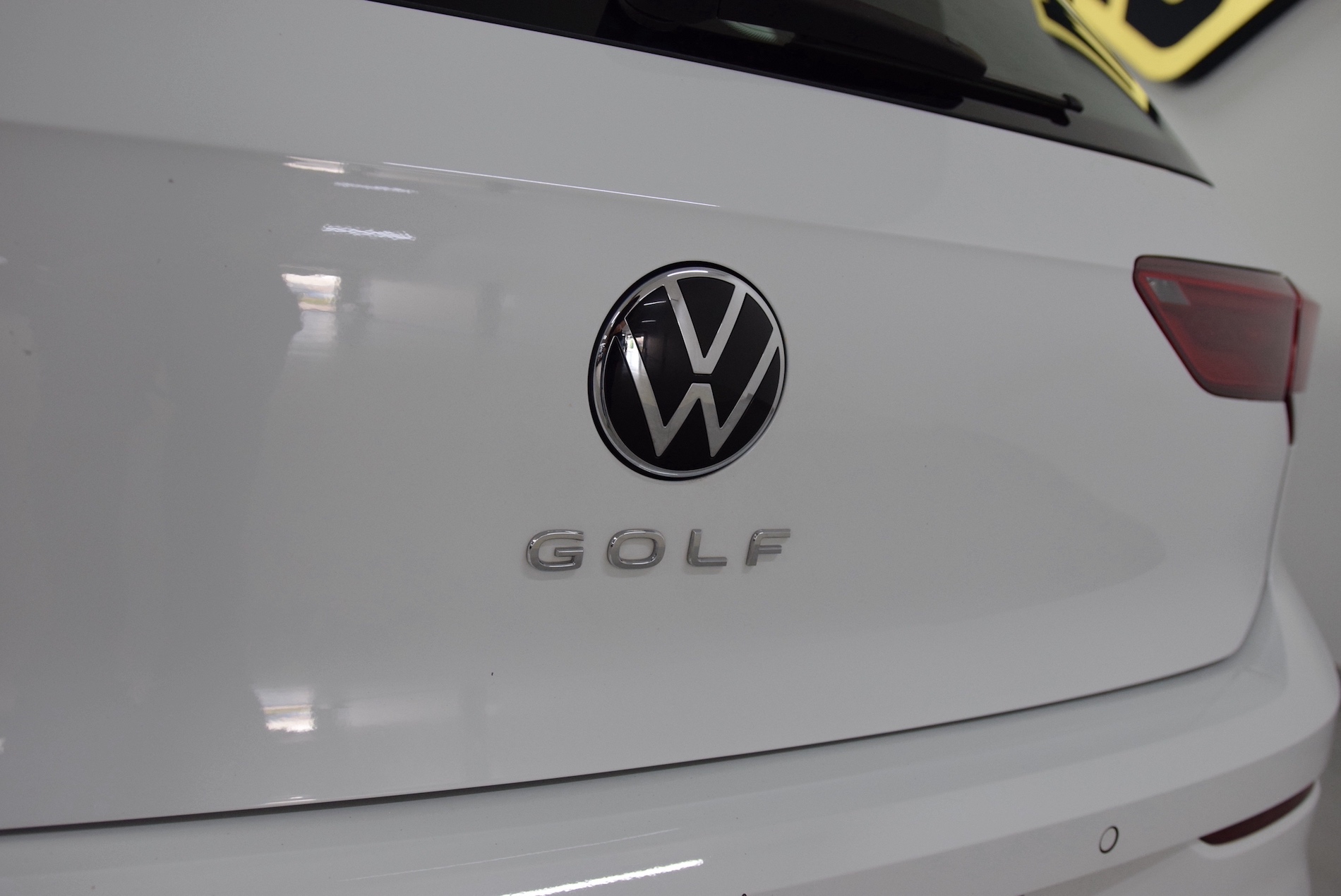 VOLKSWAGEN-GOLF
