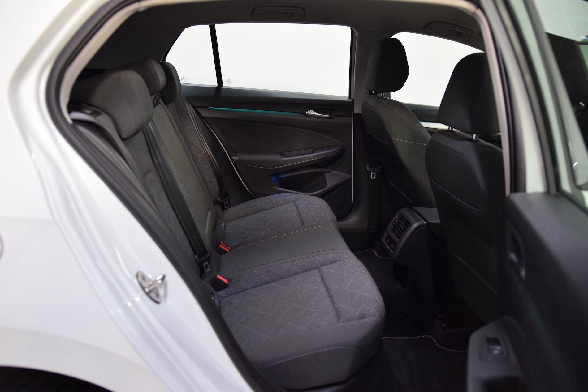 VOLKSWAGEN-GOLF