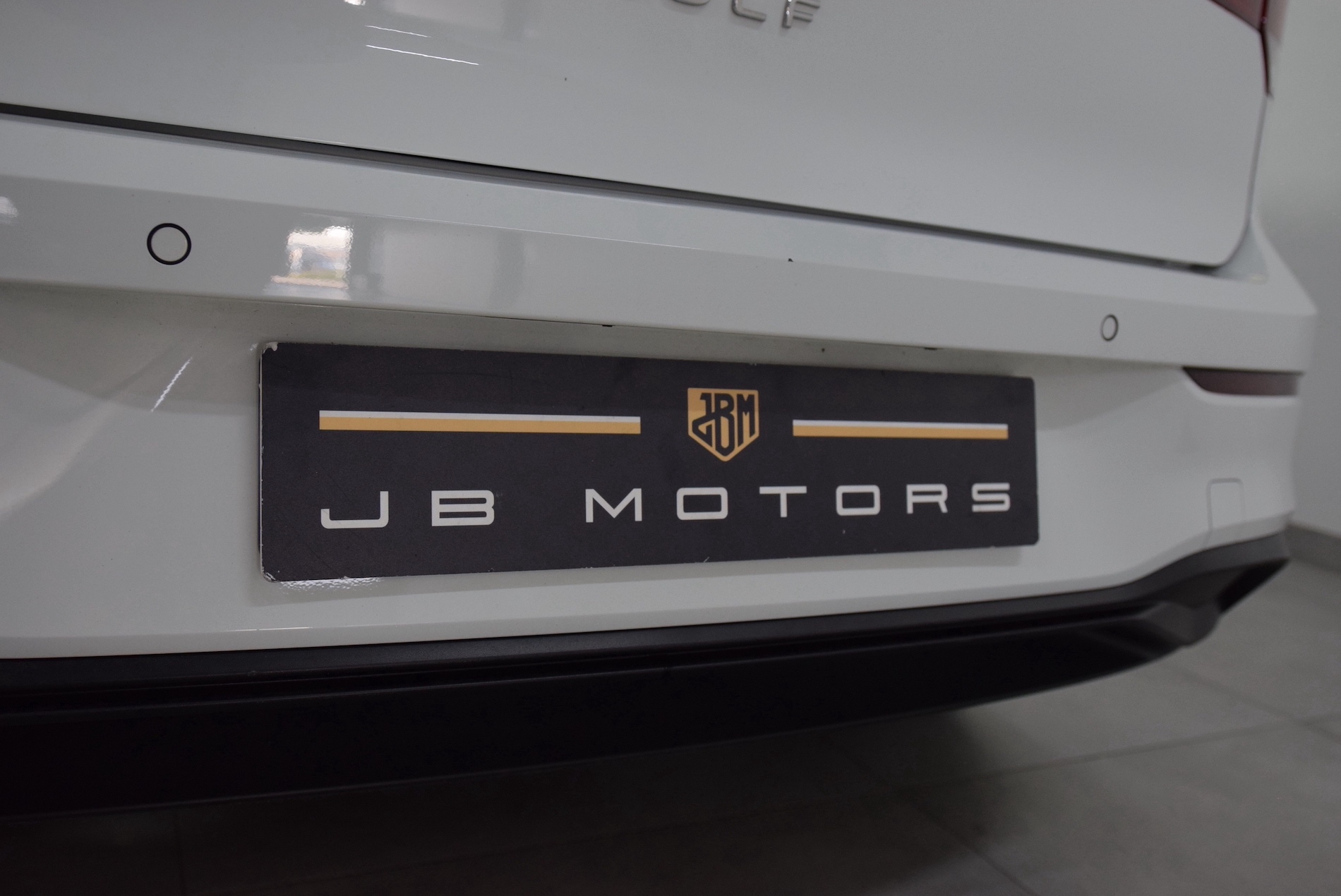 VOLKSWAGEN-GOLF