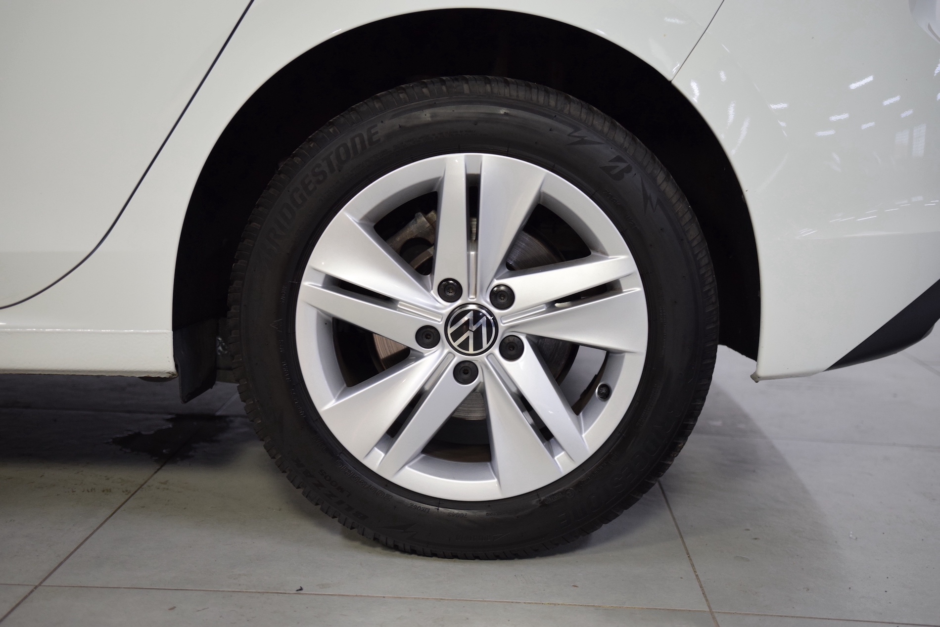 VOLKSWAGEN-GOLF