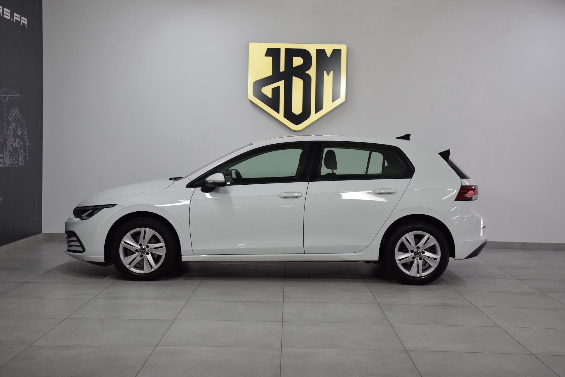 VOLKSWAGEN-GOLF