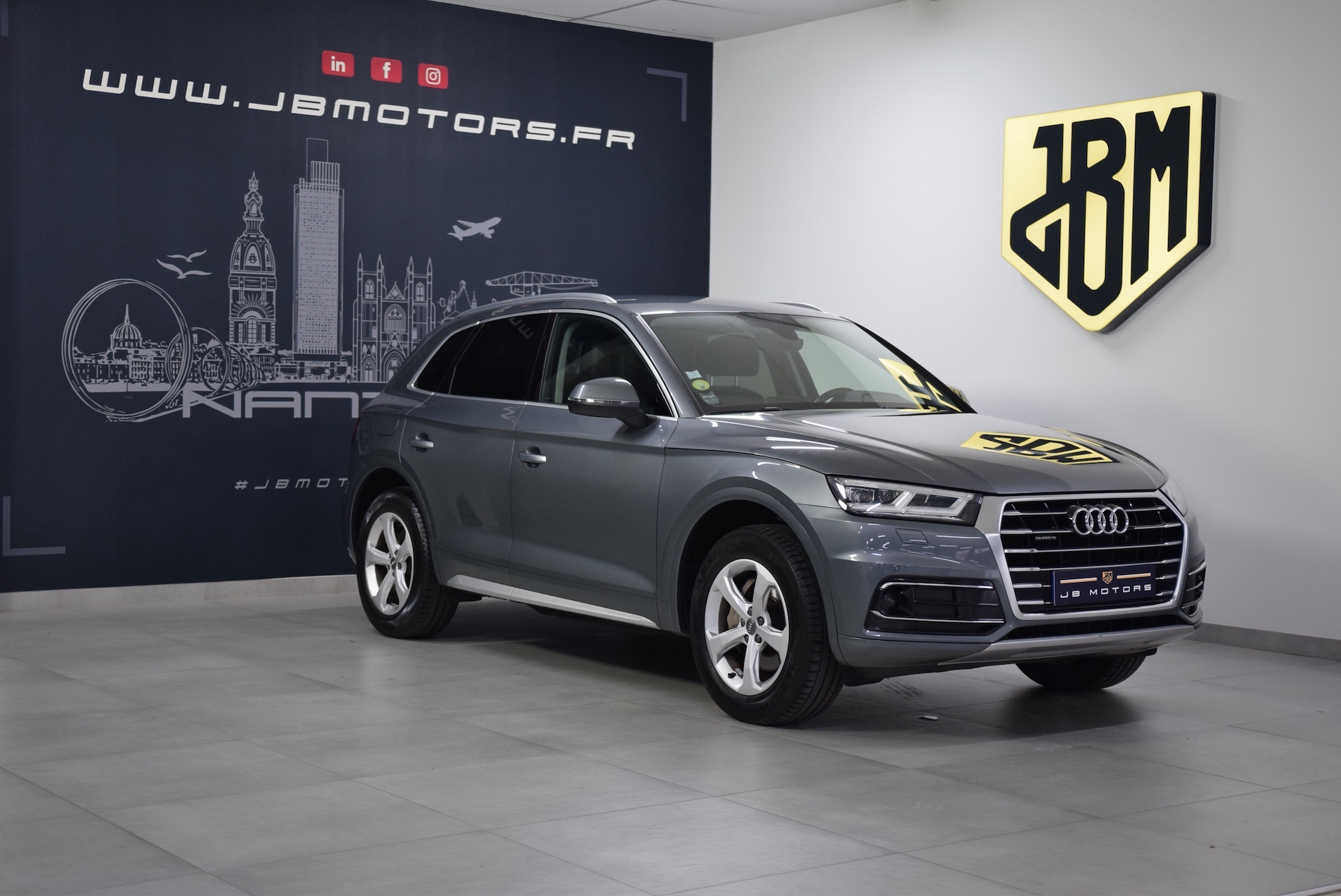 AUDI-Q5