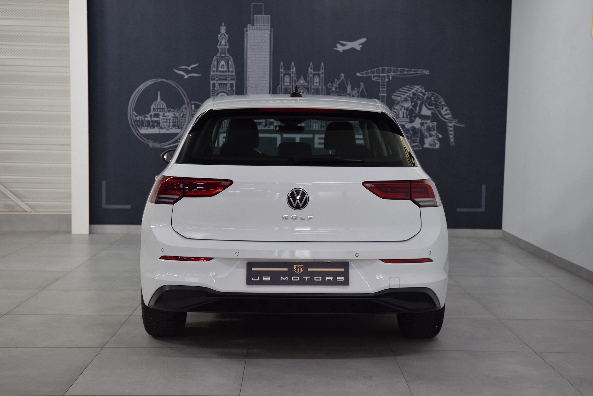 VOLKSWAGEN-GOLF