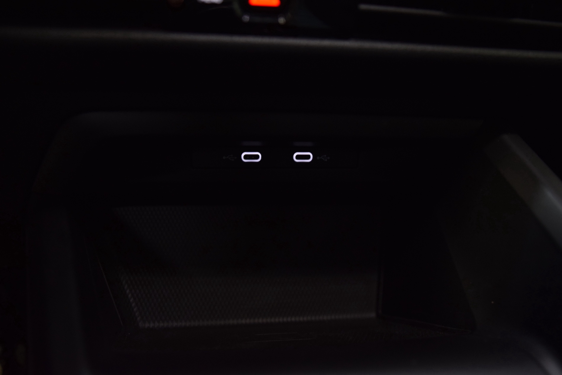 VOLKSWAGEN-GOLF