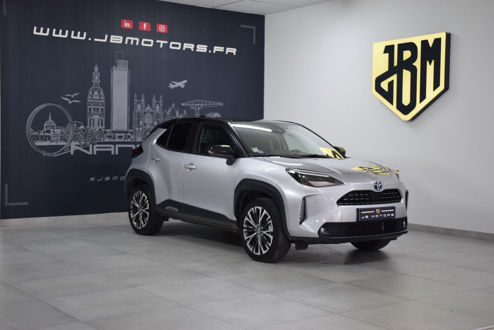 TOYOTA-YARIS CROSS HYBRIDE MY21