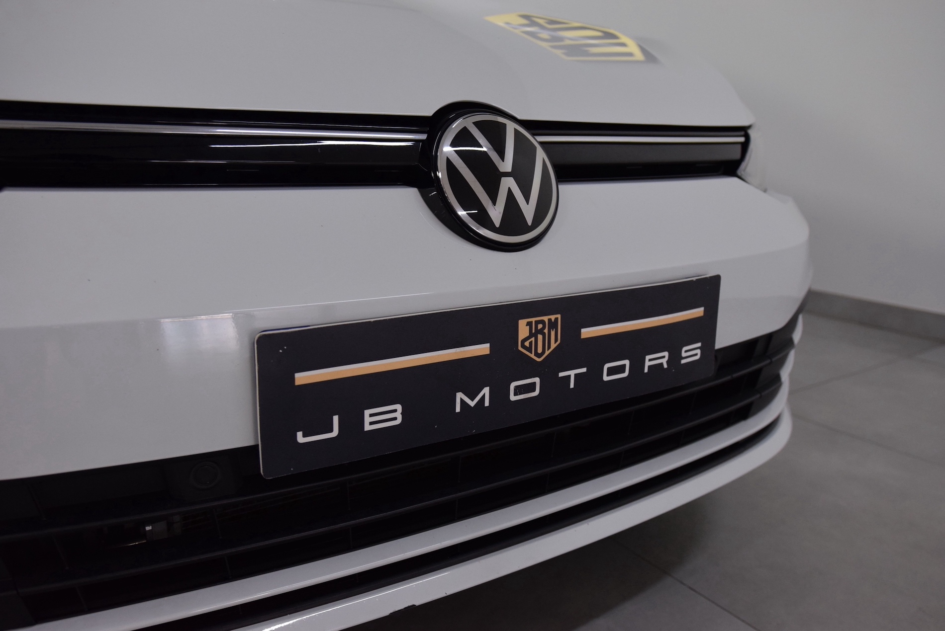VOLKSWAGEN-GOLF