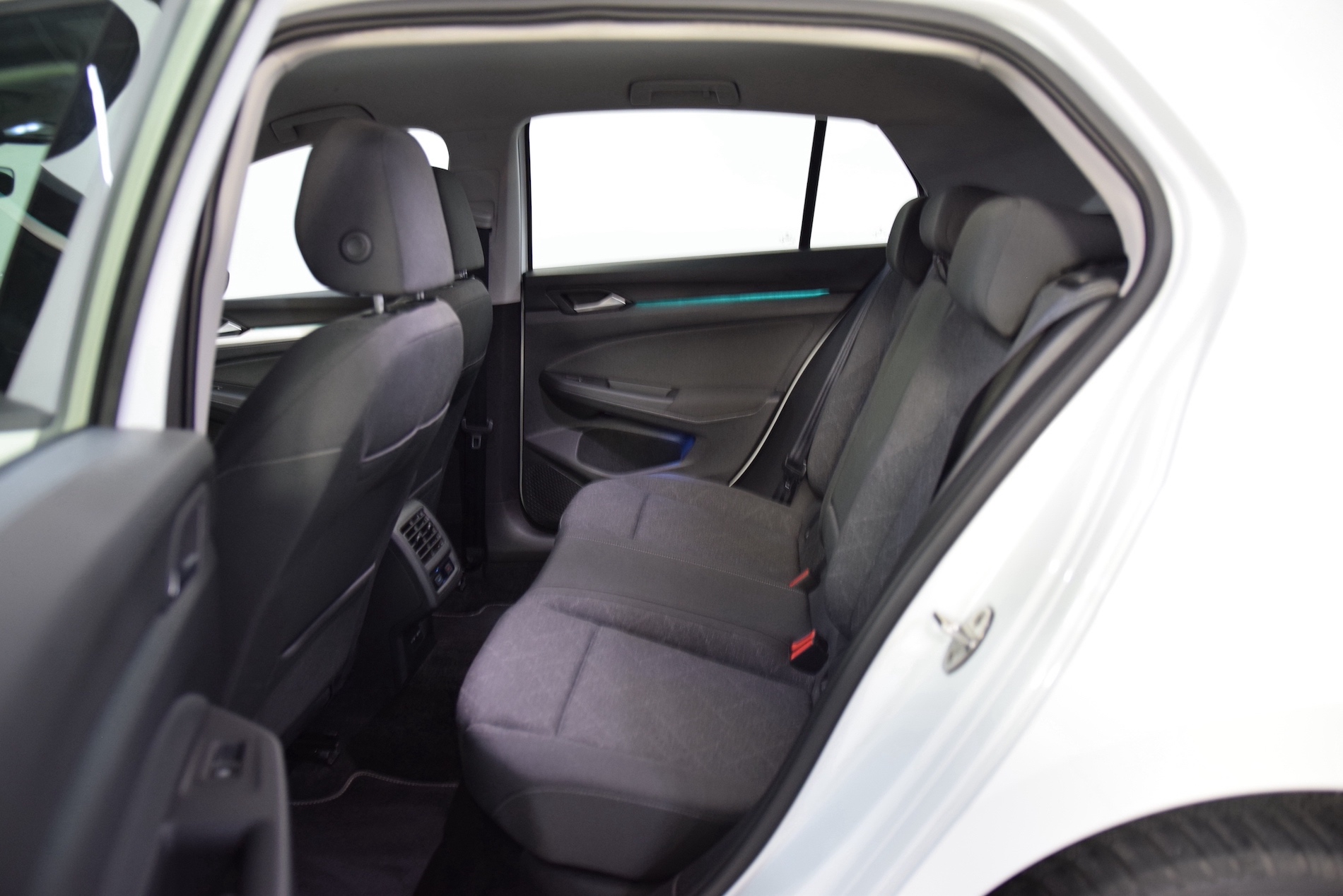 VOLKSWAGEN-GOLF