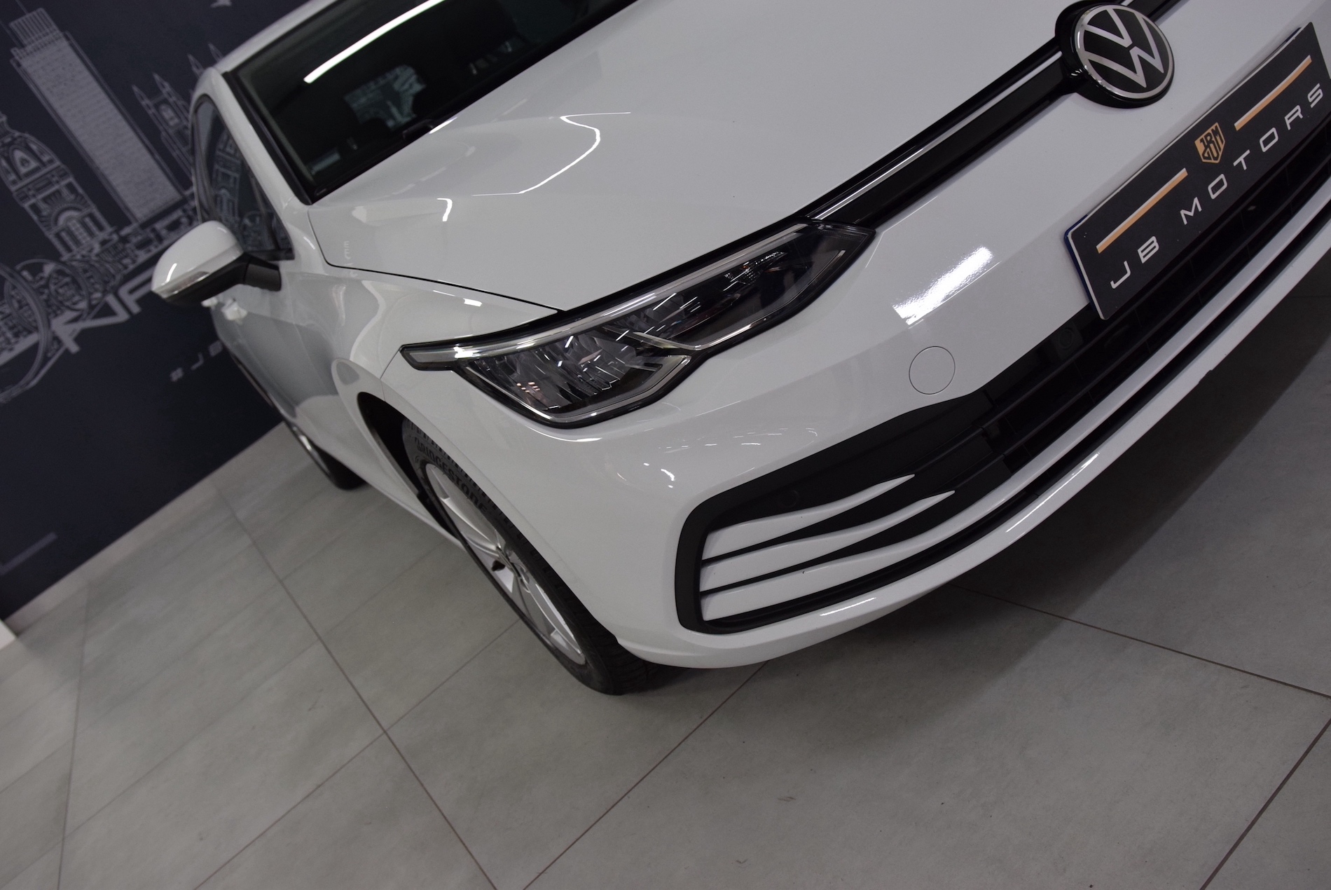 VOLKSWAGEN-GOLF