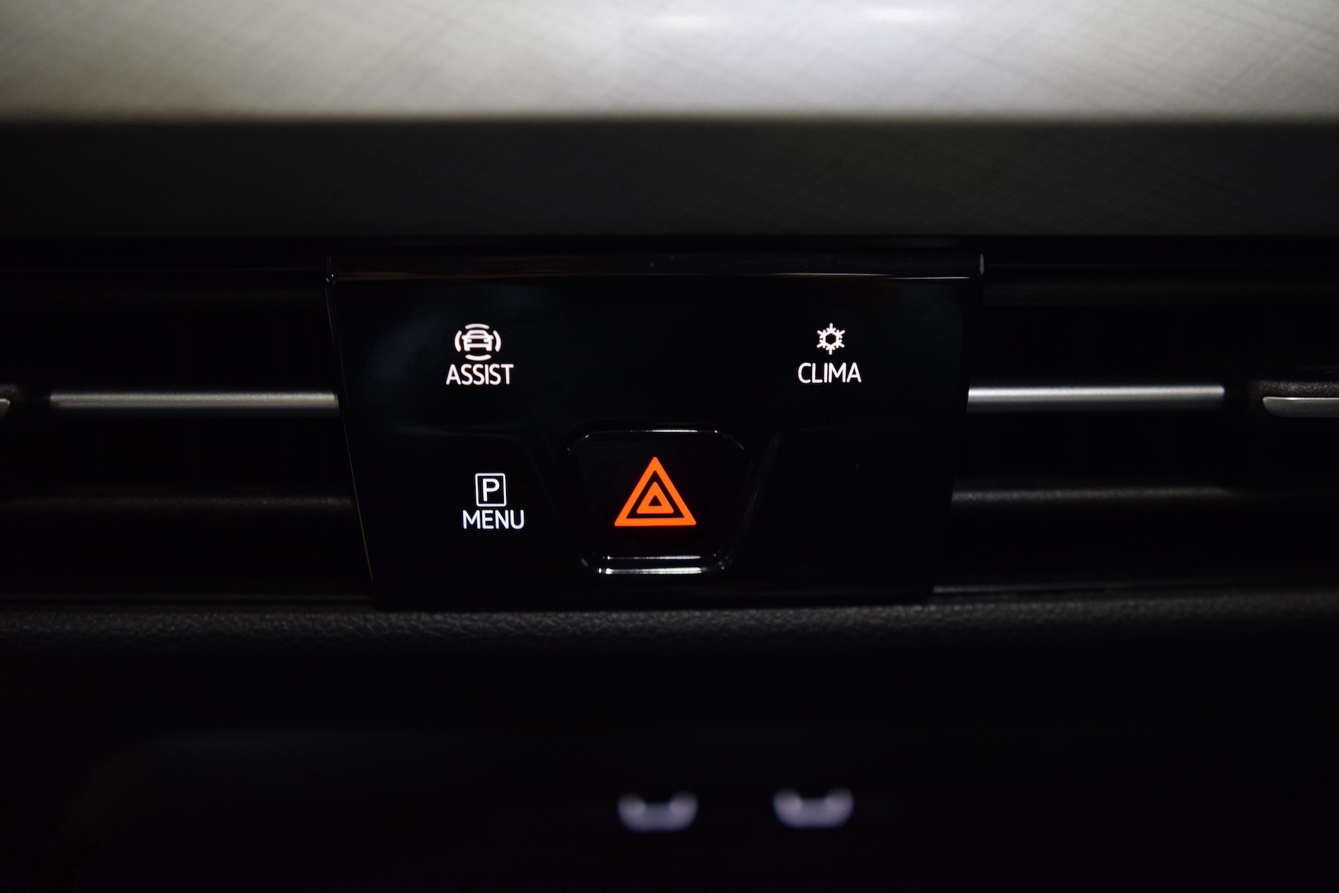 VOLKSWAGEN-GOLF