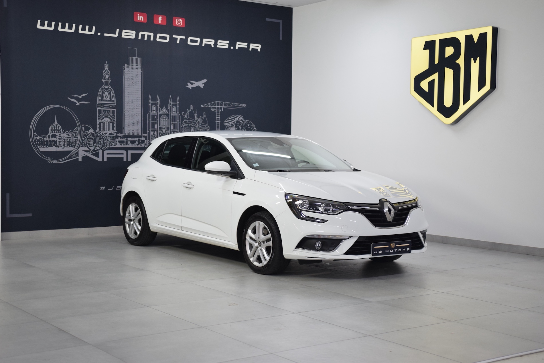 RENAULT-MEGANE IV BERLINE