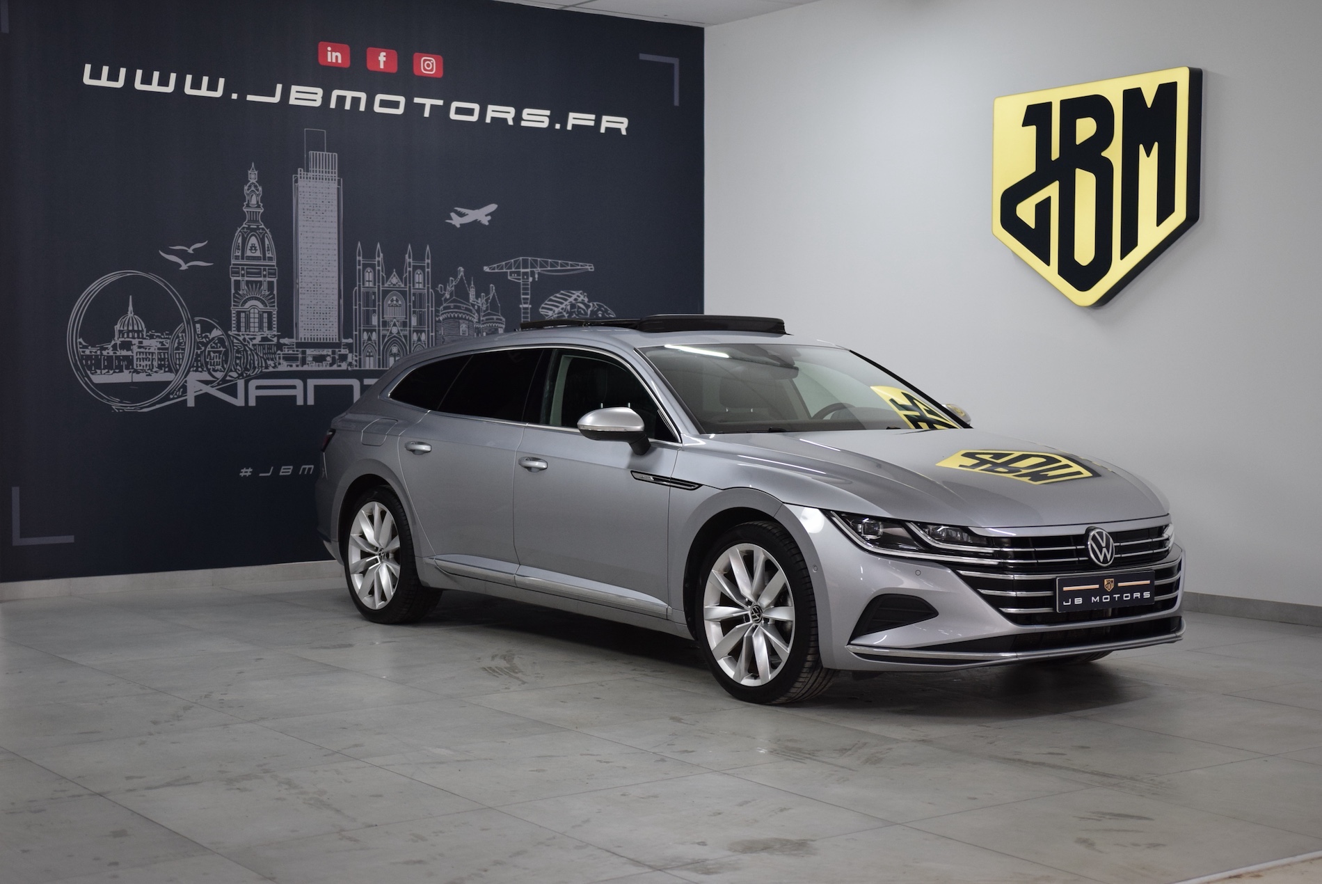 VOLKSWAGEN-ARTEON SHOOTING BRAKE
