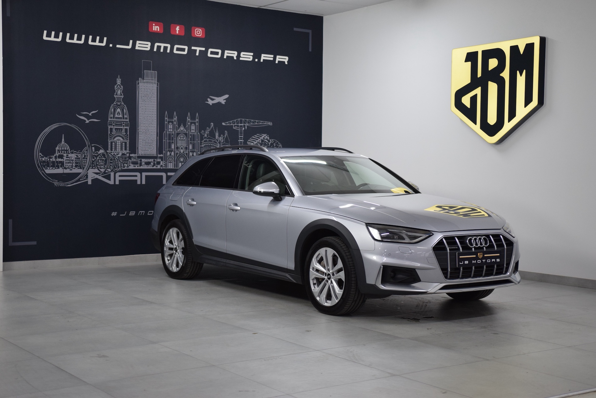 AUDI-A4 ALLROAD